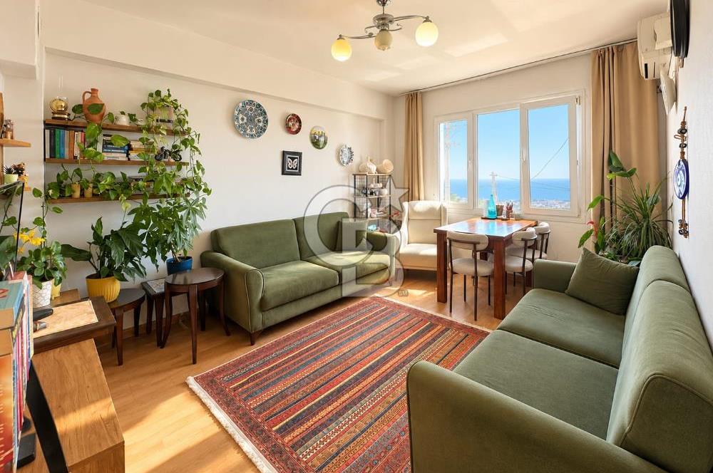   KARABURUN MERKEZDE PANORAMİK DENİZ MANZARALI, ÖZEL BAHÇELİ 2+1 DAİRE