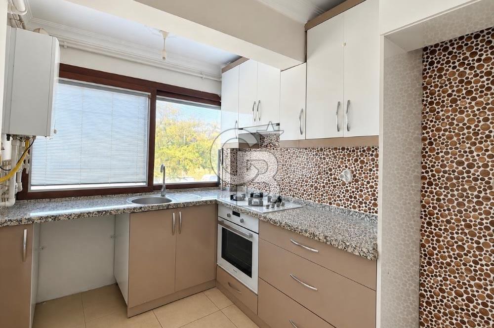 BORNOVA’NIN MERKEZİNDE AŞIK VEYSEL PARKI MANZARALI SATILIK DAİRE