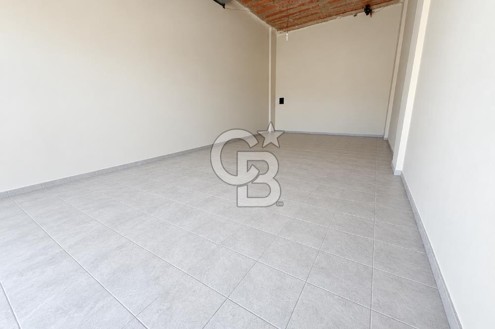 SULTANBEYLİ HAYAT ÇARŞIDA 76 M² VİTRİNLİ KİRALIK DÜKKÂN