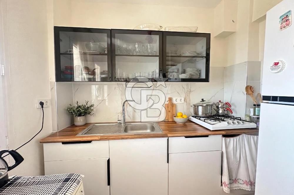  KARABURUN MERKEZDE PANORAMİK DENİZ MANZARALI, ÖZEL BAHÇELİ 2+1 DAİRE