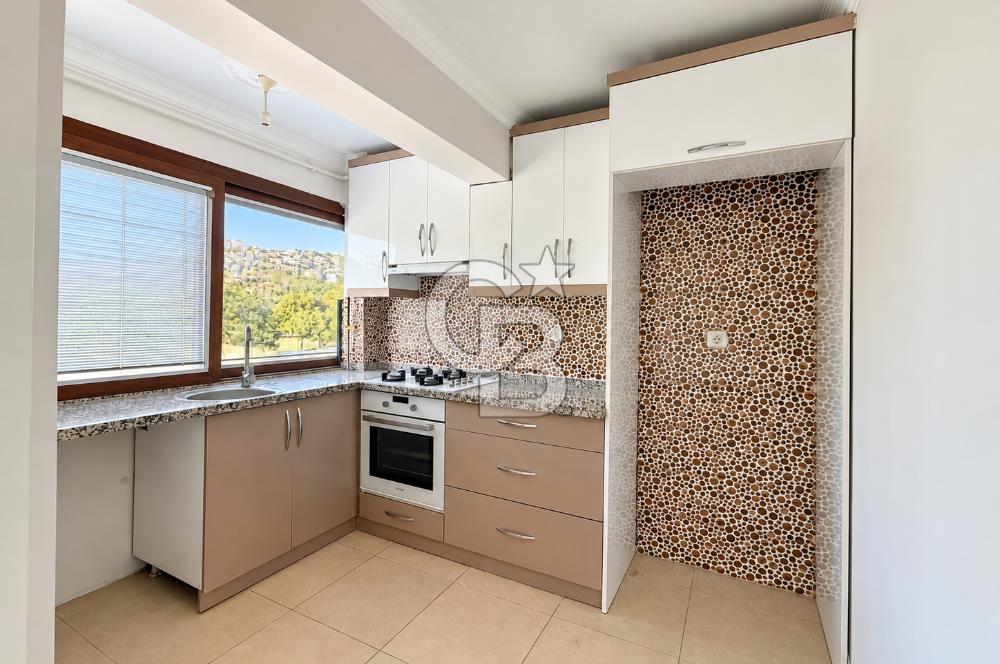 BORNOVA’NIN MERKEZİNDE AŞIK VEYSEL PARKI MANZARALI SATILIK DAİRE
