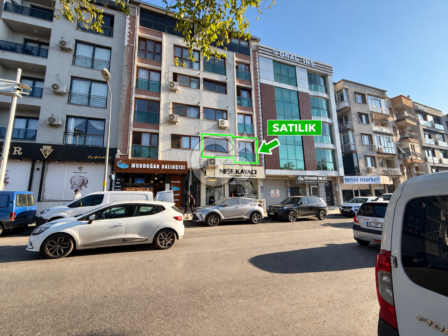 BORNOVA’NIN MERKEZİNDE AŞIK VEYSEL PARKI MANZARALI SATILIK DAİRE