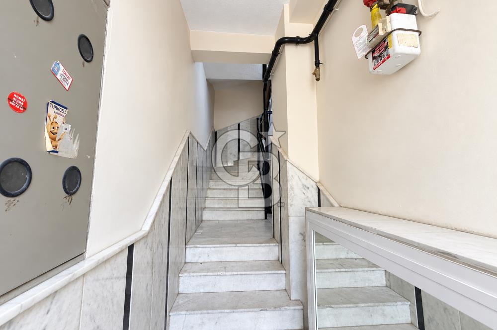 BORNOVA’NIN MERKEZİNDE AŞIK VEYSEL PARKI MANZARALI SATILIK DAİRE