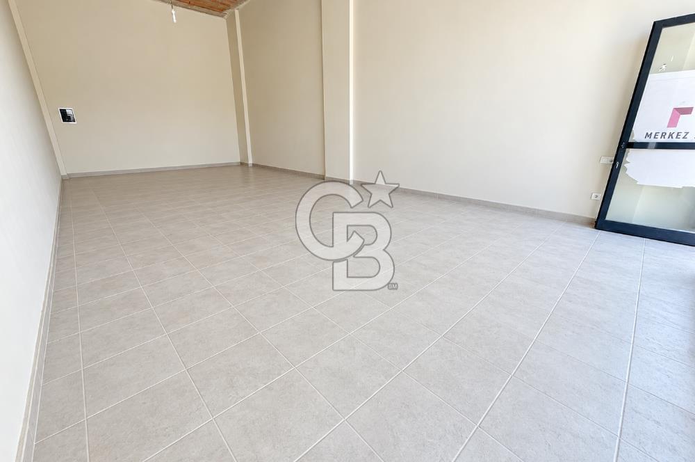 SULTANBEYLİ HAYAT ÇARŞIDA 76 M² VİTRİNLİ KİRALIK DÜKKÂN