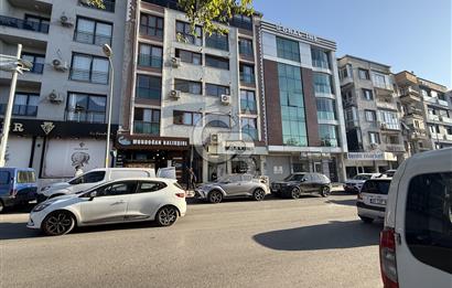BORNOVA’NIN MERKEZİNDE AŞIK VEYSEL PARKI MANZARALI KİRALIK DAİRE
