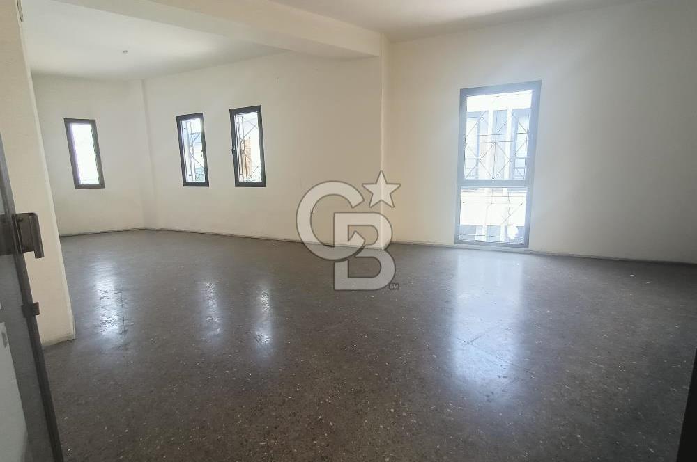 İZMİR, KEMERALTI, ANTİKACILAR ÇARŞISI 40 M2 KİRALIK DÜKKAN