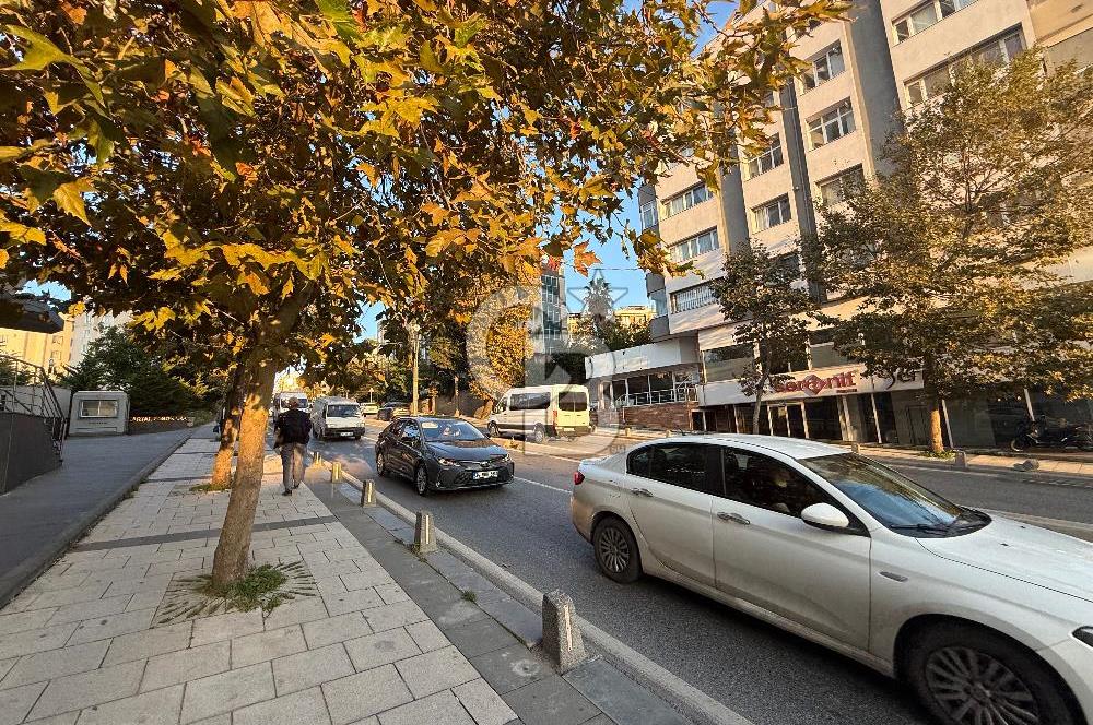 Karlıktepe Mahallesi, Spor Caddesi, No:19B, 34870 Kartal / İstanbul. 