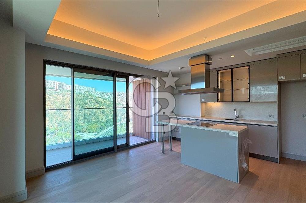 Neva Yalı'da Satılık 1+1 Deniz ve Şehir Manzaralı Daire