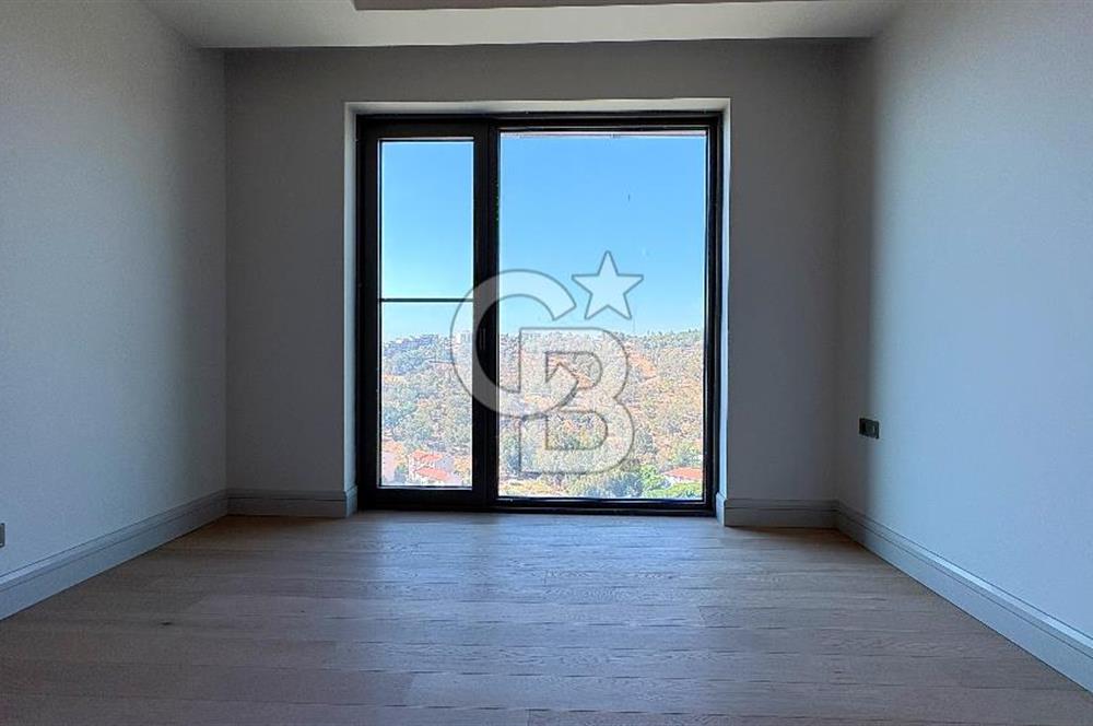 Neva Yalı'da Satılık 1+1 Deniz ve Şehir Manzaralı Daire