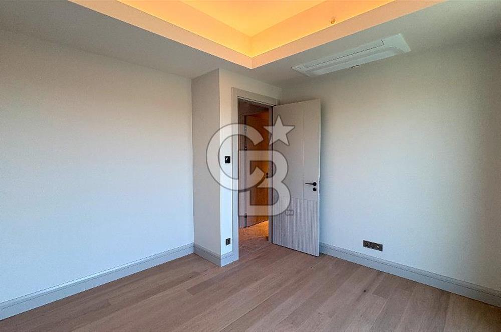 Neva Yalı'da Satılık 1+1 Deniz ve Şehir Manzaralı Daire