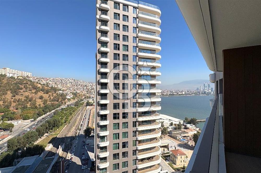 Neva Yalı'da Satılık 1+1 Deniz ve Şehir Manzaralı Daire