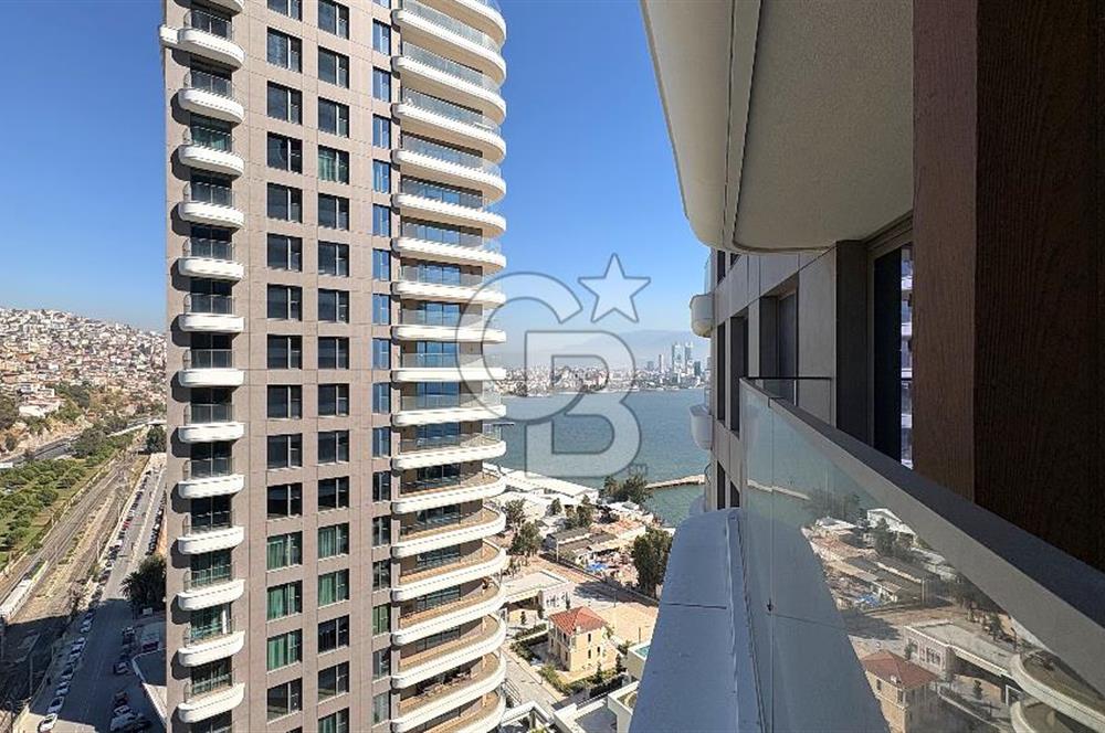 Neva Yalı'da Satılık 1+1 Deniz ve Şehir Manzaralı Daire