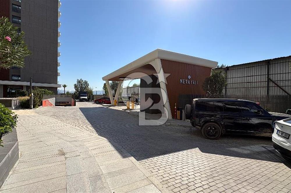 Neva Yalı'da Satılık 1+1 Deniz ve Şehir Manzaralı Daire