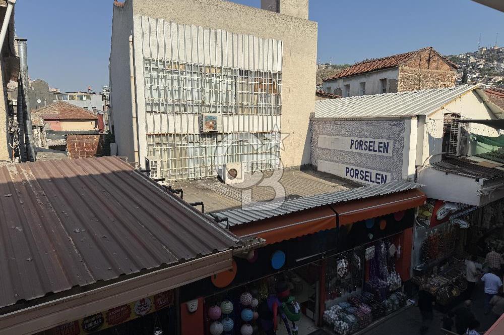 KEMERALTI'NDA 4 KATLI ASANSÖRLÜ,720 M² KAPALI ALANLI TİCARİ BİNA