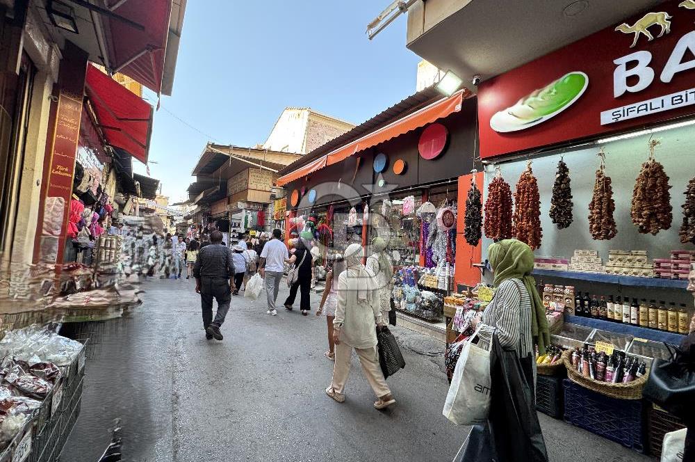 KEMERALTI'NDA 4 KATLI ASANSÖRLÜ,720 M² KAPALI ALANLI TİCARİ BİNA