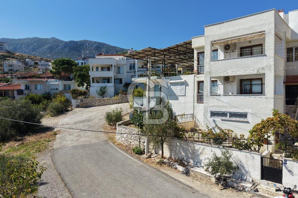  KARABURUN MERKEZDE PANORAMİK DENİZ MANZARALI, ÖZEL BAHÇELİ 2+1 DAİRE