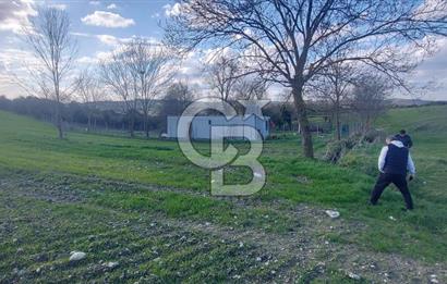 KANDIRA DURAÇALİ KÖY MERKEZİNE YAKIN KONUMDA SATILIK TARLA