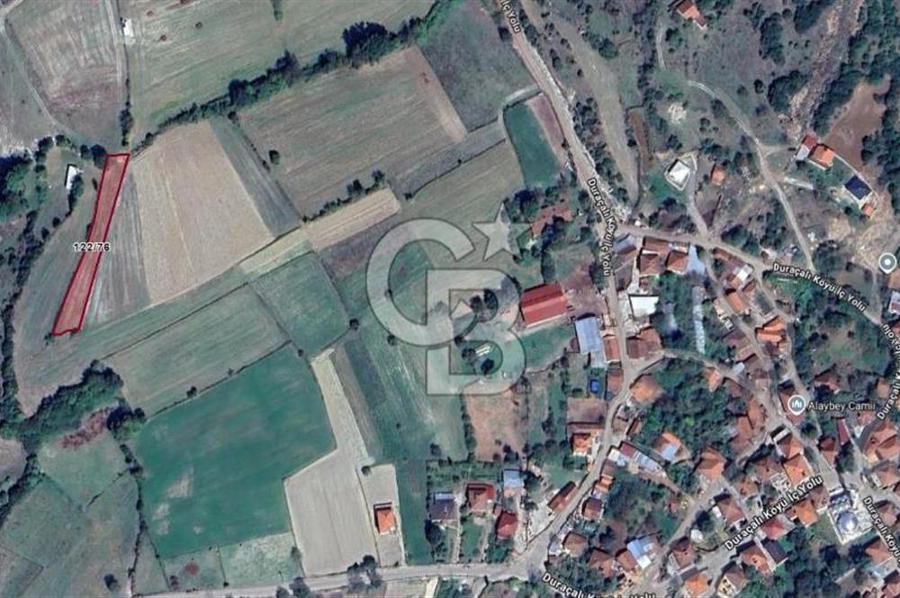KANDIRA DURAÇALİ KÖY MERKEZİNE YAKIN KONUMDA SATILIK TARLA