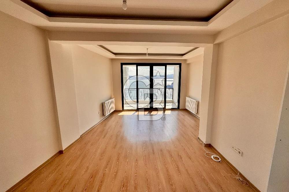 KARŞIYAKA NALDÖKEN‘DE LEBIDERYA DENIZ MANZARALI DAİRE