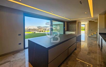 Urla Kuşçular 1.750 m² Arsa Payı İçinde Satılık 5+1 Lüks Villa