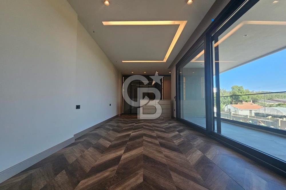 Urla Kuşçular 1.750 m² Arsa Payı İçinde Satılık 5+1 Lüks Villa