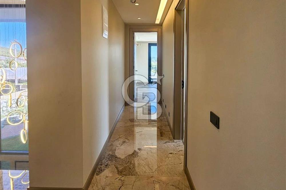 Urla Kuşçular 1.750 m² Arsa Payı İçinde Satılık 5+1 Lüks Villa