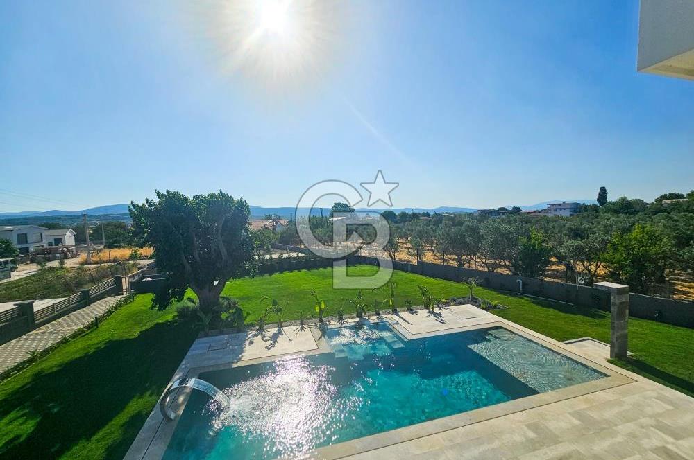 Urla Kuşçular 1.750 m² Arsa Payı İçinde Satılık 5+1 Lüks Villa