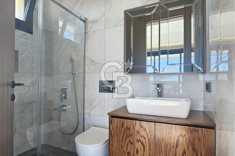 Urla Kuşçular 1.750 m² Arsa Payı İçinde Satılık 5+1 Lüks Villa