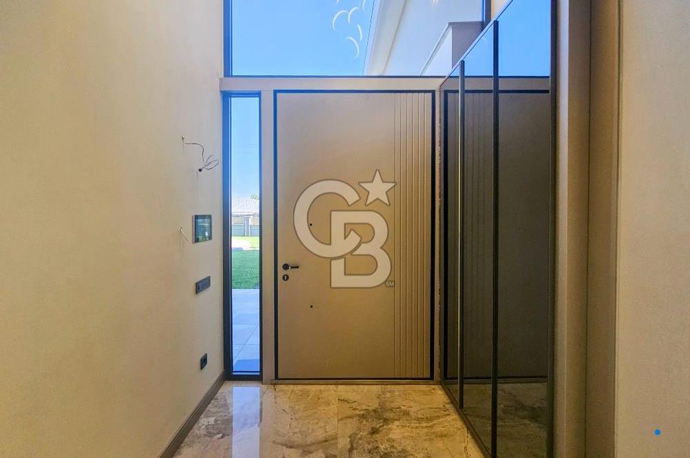 Urla Kuşçular 1.750 m² Arsa Payı İçinde Satılık 5+1 Lüks Villa