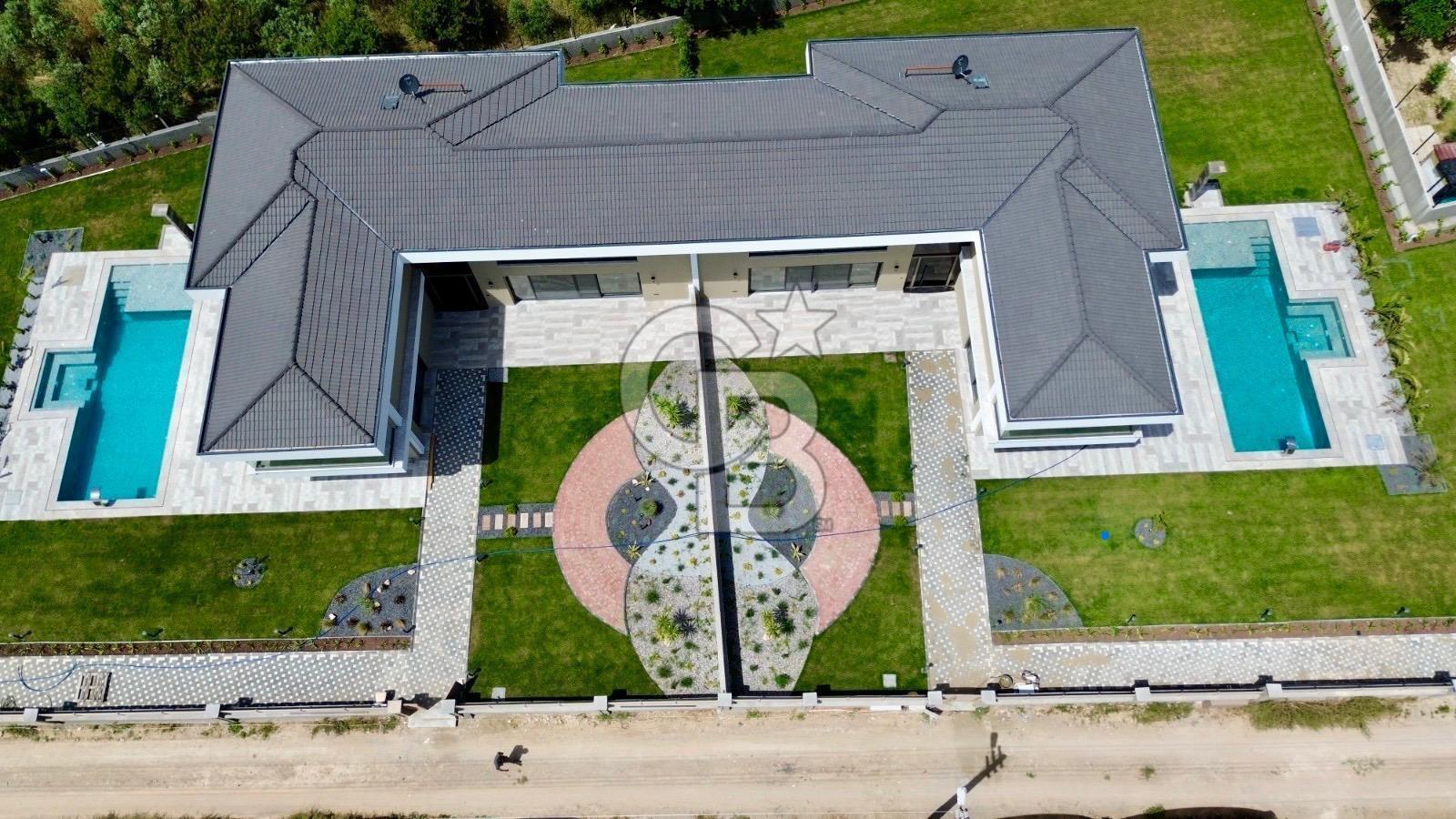 Urla Kuşçular 1.750 m² Arsa Payı İçinde Satılık 5+1 Lüks Villa