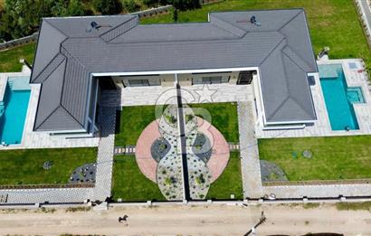 Urla Kuşçular 1.750 m² Arsa Payı İçinde Satılık 5+1 Lüks Villa
