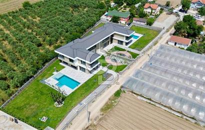 Urla Kuşçular 1.750 m² Arsa Payı İçinde Satılık 5+1 Lüks Villa