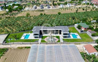 Urla Kuşçular 1.750 m² Arsa Payı İçinde Satılık 5+1 Lüks Villa