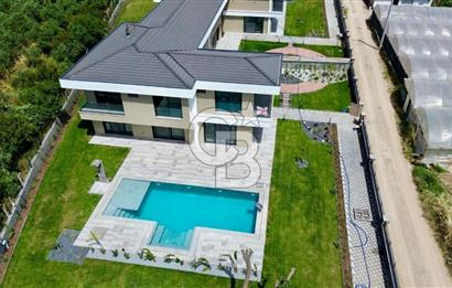 Urla Kuşçular 1.750 m² Arsa Payı İçinde Satılık 5+1 Lüks Villa