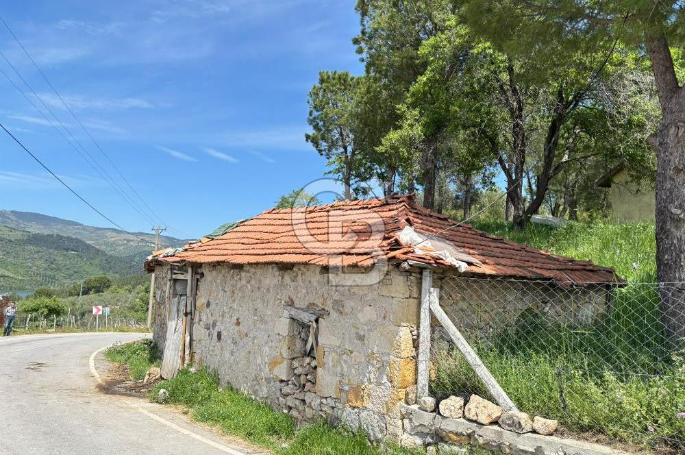 İzmir Bergama Kırcalar Ana Yol Üzerinde Satılık Müstakil Ev