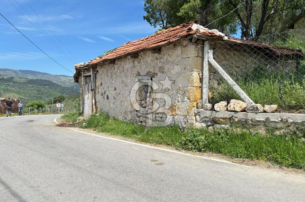 İzmir Bergama Kırcalar Ana Yol Üzerinde Satılık Müstakil Ev
