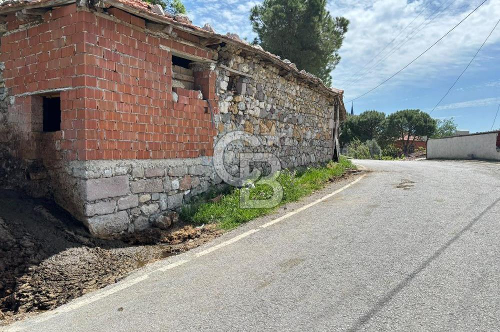 İzmir Bergama Kırcalar Ana Yol Üzerinde Satılık Müstakil Ev