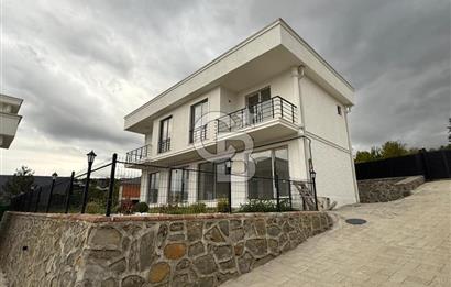 SAPANCA ÜNLÜCE DE KESİNTİSİZ GÖL MANZARALI VİLLA