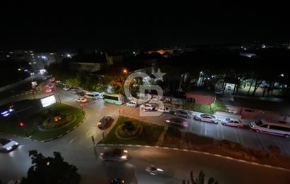 MANİSA ŞEHİTLER CADDESİ ÇİFT CEPHE TADİLATLI GENİŞ MANZARALI 3+1 SATILIK 
