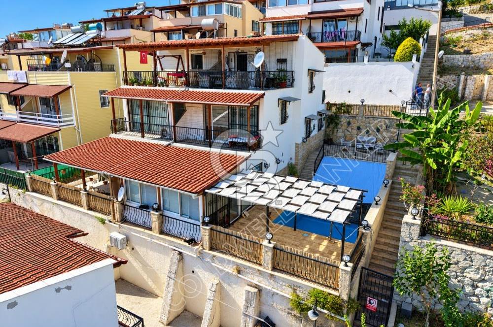 Coldwell Banker Güvencesiyle Merkezi Konumda Satılık 3+1 Villa