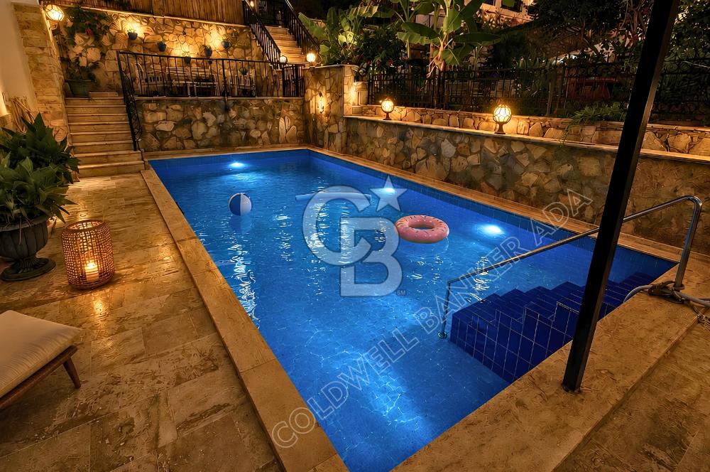 Coldwell Banker Güvencesiyle Merkezi Konumda Satılık 3+1 Villa