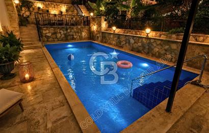 Coldwell Banker Güvencesiyle Merkezi Konumda Satılık 3+1 Villa