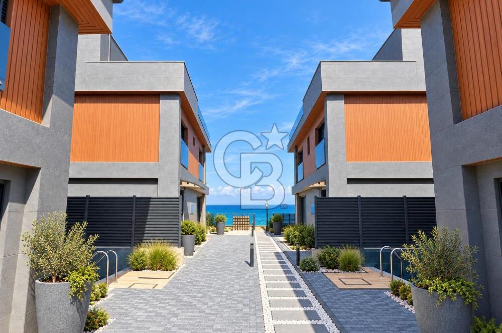Urla'da Denize Sıfır Müstakil Havuzlu Villa