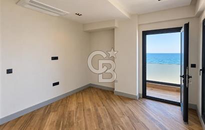 Urla'da Denize Sıfır Müstakil Havuzlu Villa