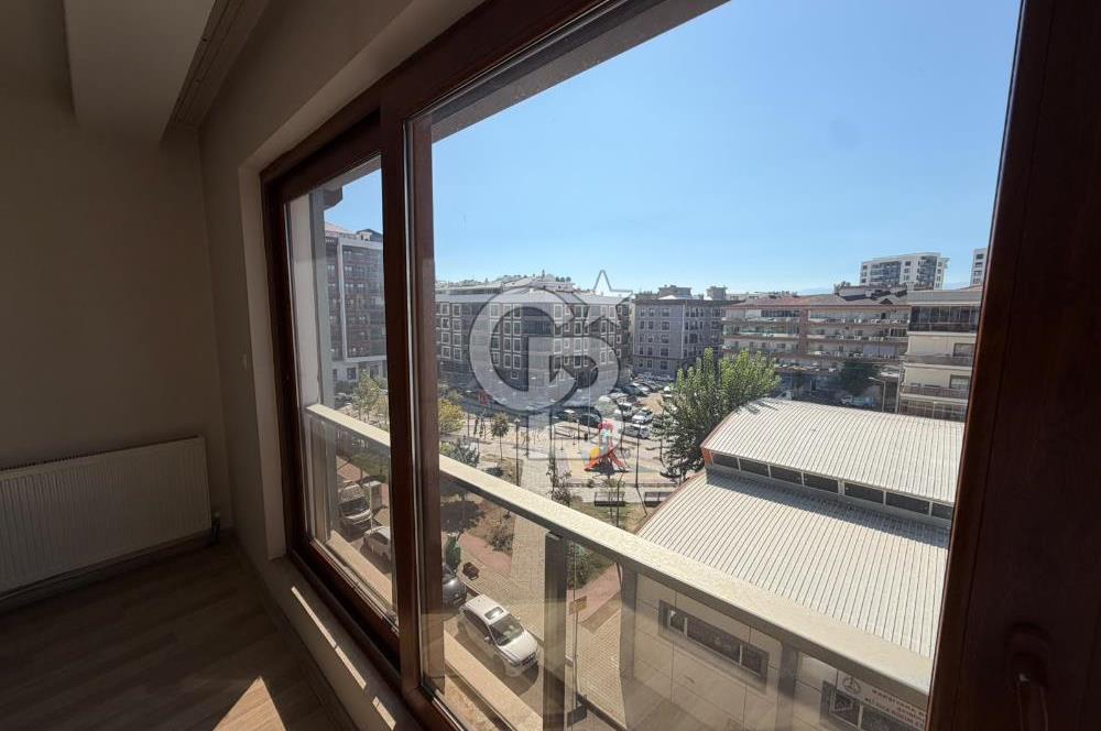 Karşıyaka Şemikler'de Geniş Teraslı, Dubleks 4+1 Kiralık Daire