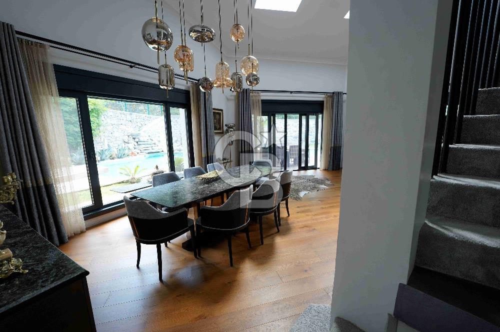 Çekmeköy Reşadiye'de Özel Saunalı, Şelaleli Satılık Villa