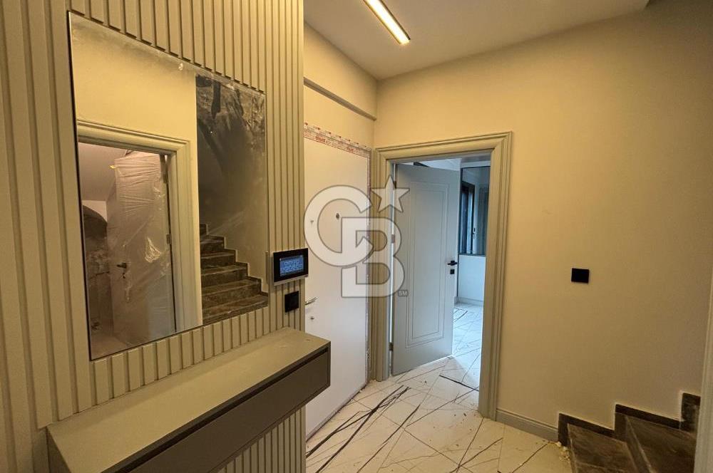 Güzelbahçe Yelki'de Merkezi Konumda Güneş Enerji Sistemli Kiralık 4+1 Villa