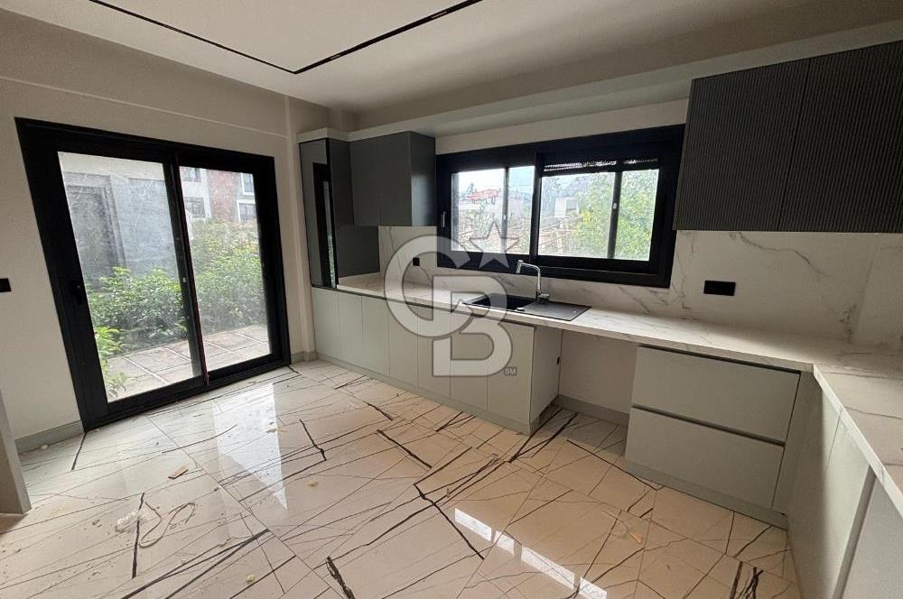 Güzelbahçe Yelki'de Merkezi Konumda Güneş Enerji Sistemli Kiralık 4+1 Villa