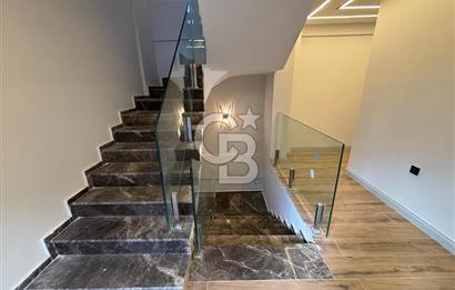 Güzelbahçe Yelki'de Merkezi Konumda Güneş Enerji Sistemli Kiralık 4+1 Villa
