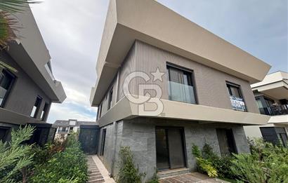 Güzelbahçe Yelki'de Merkezi Konumda Güneş Enerji Sistemli Kiralık 4+1 Villa